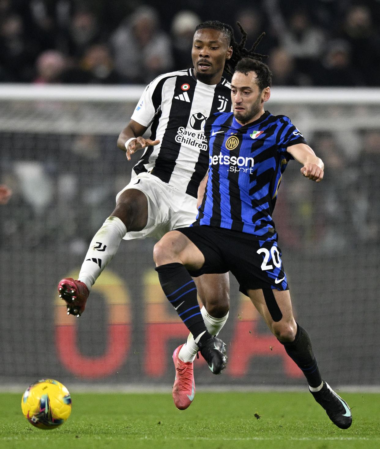 包含尤文图斯大胜AC米兰，梅西贡献2球1助攻，刷新进球纪录的词条