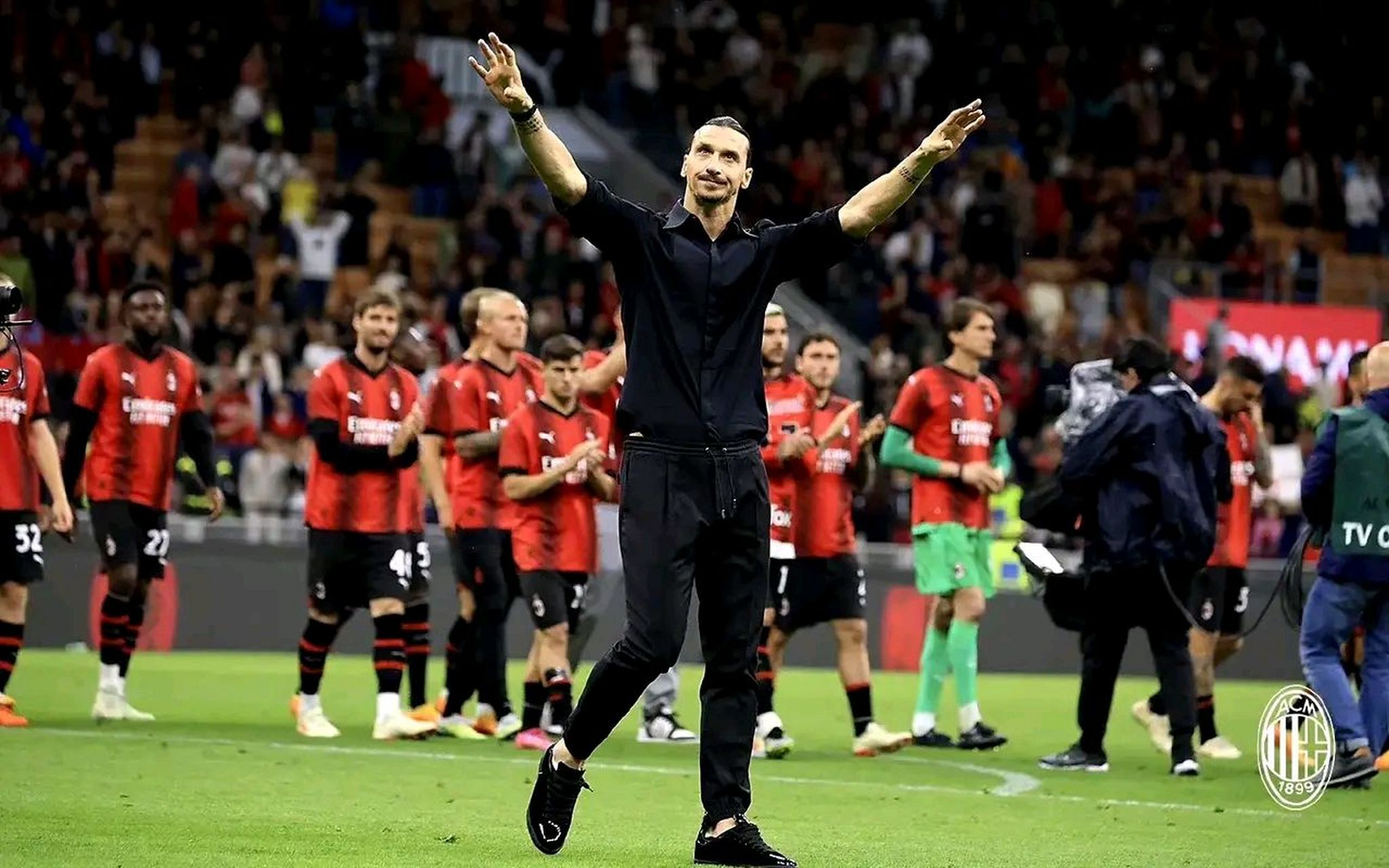 伊布接受采访表示愿为球队奉献一切 伊布接受采访表示愿为球队奉献一切