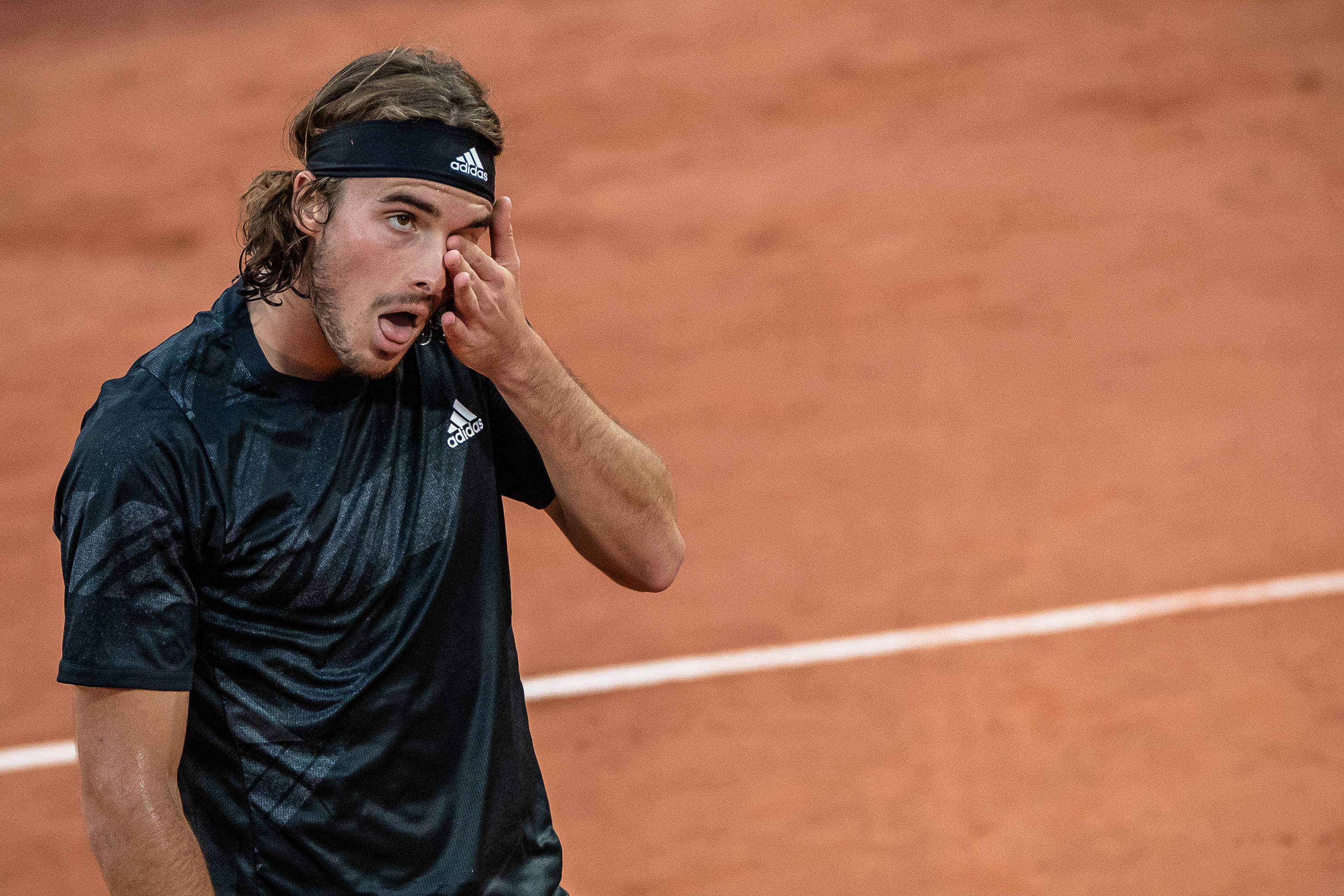 英国网球队逆转法国网球队,西西帕斯打破历史纪录的简单介绍 英国网球队逆转法国网球队,西西帕斯打破历史纪录的简单介绍