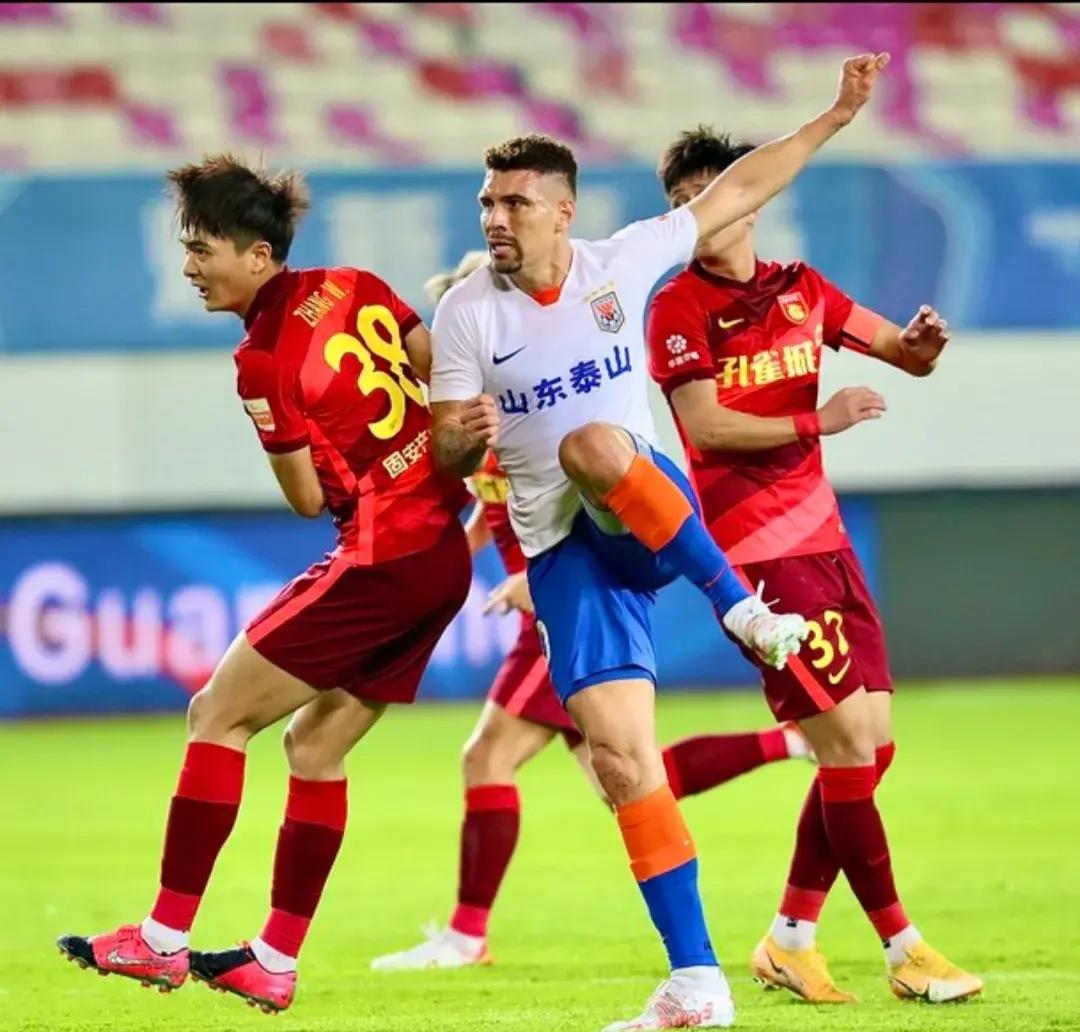 大连一方客场不敌山东泰山,连败中苦寻胜利 大连一方客场不敌山东泰山,连败中苦寻胜利