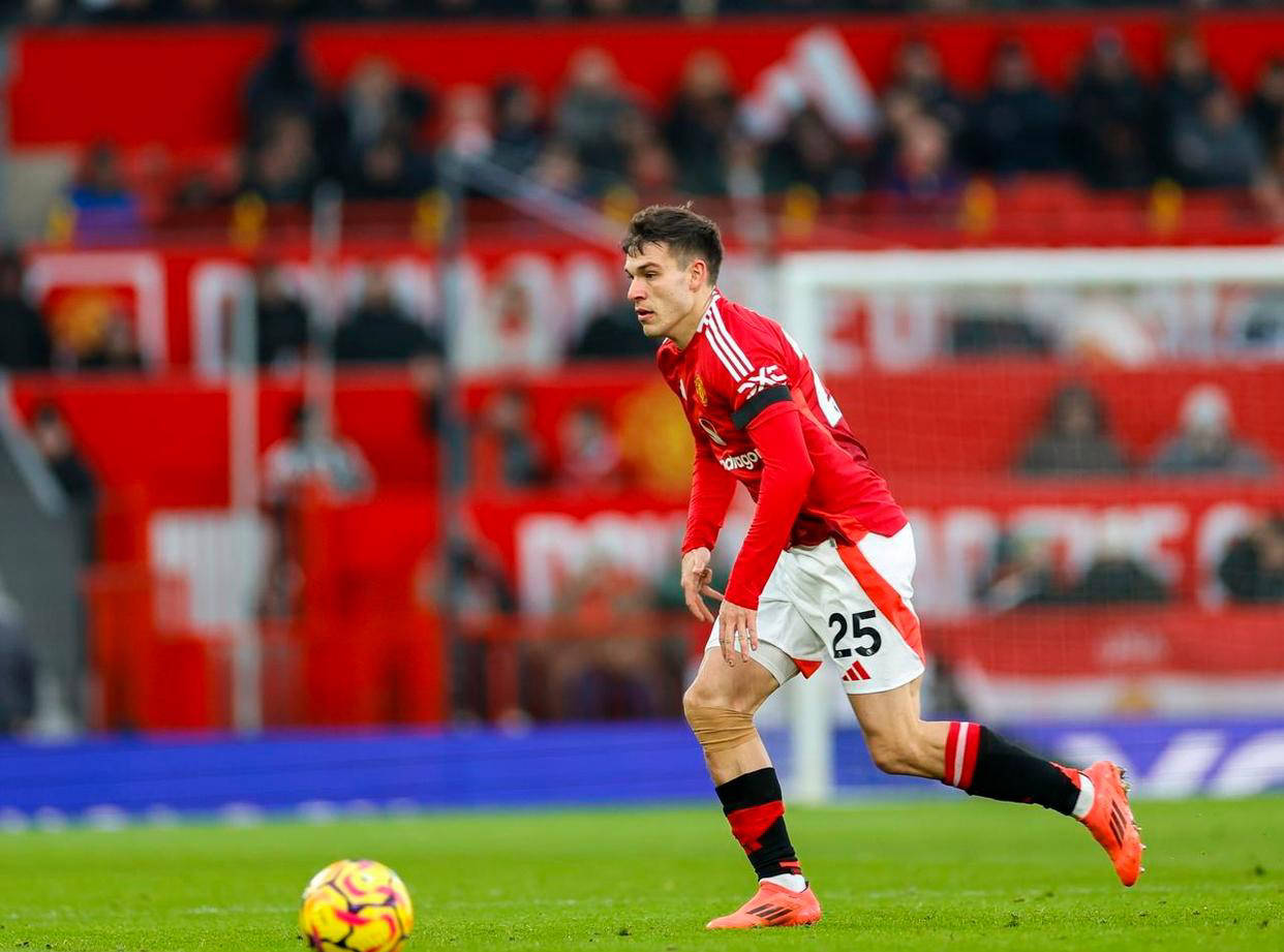 关于布莱顿中场球员赞扬球队团结，助推保级成功的信息