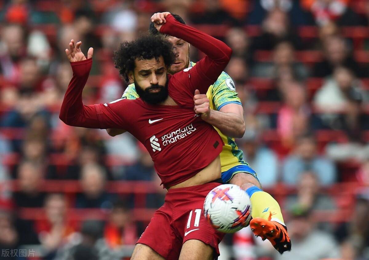 包含利物浦连续第六轮失利，积分跌至第三位置的词条