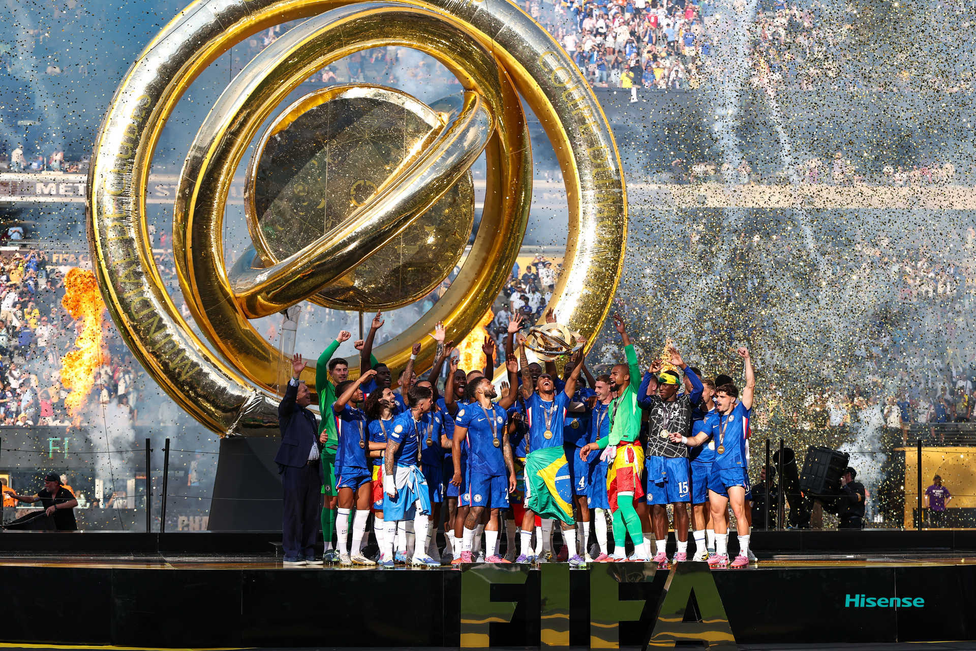 开云APP-切尔西连扳三球，成功逆转晋级欧冠八强！