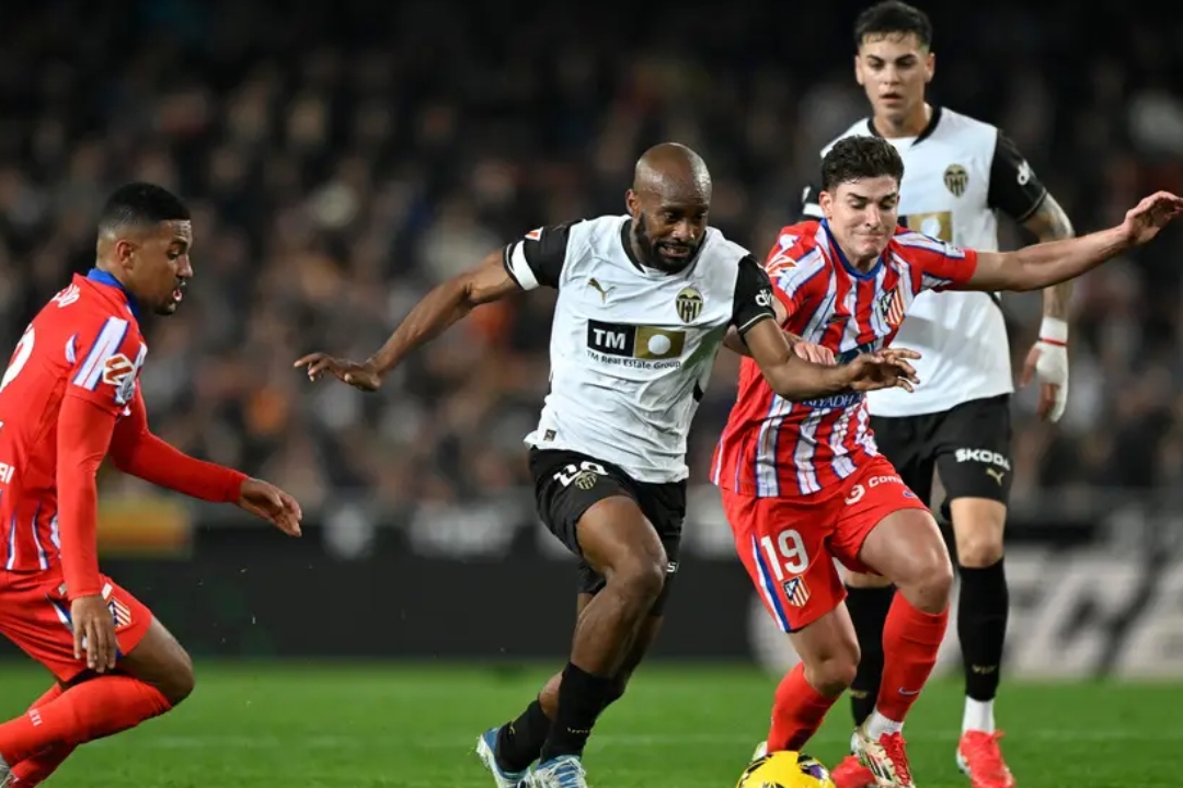 包含葡萄牙翻盘哥伦比亚，奥亚尔萨瓦尔状态火热的词条