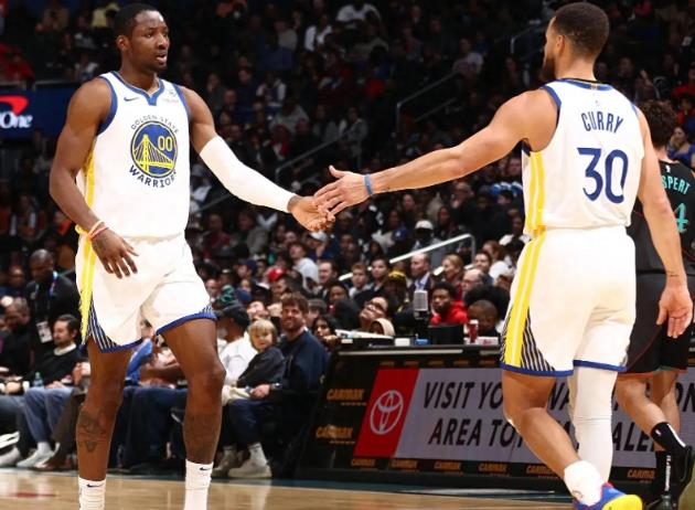 山东队鏖战江苏队，库里关键制胜的简单介绍