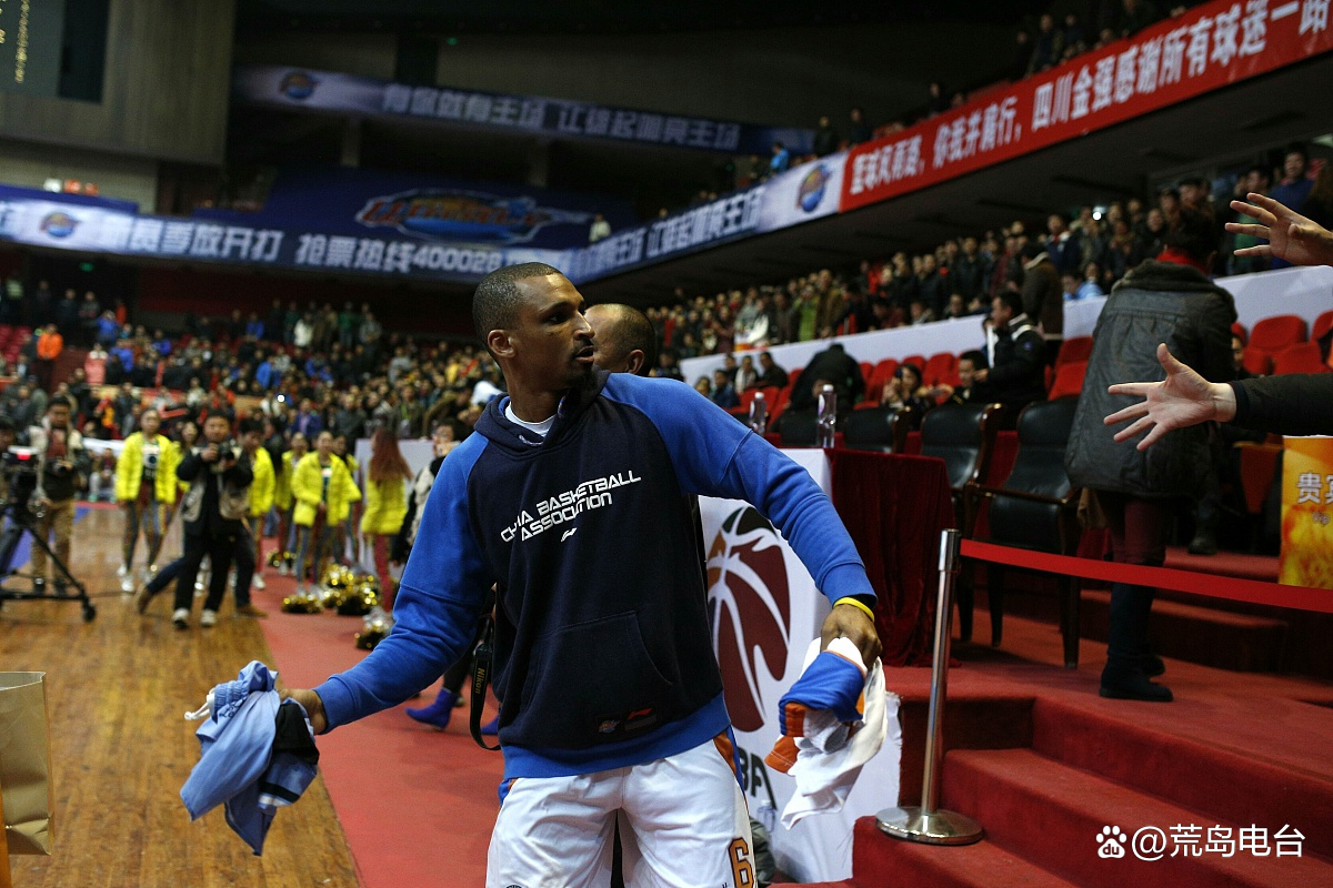 热火轻取马刺，利拉德带队取胜的简单介绍