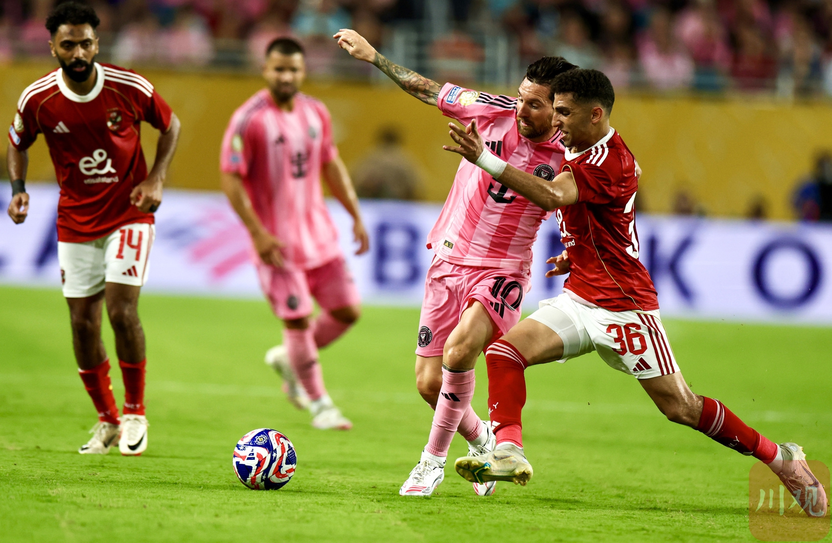 关于国际足球赛事展现魅力，球迷心驰神往的信息