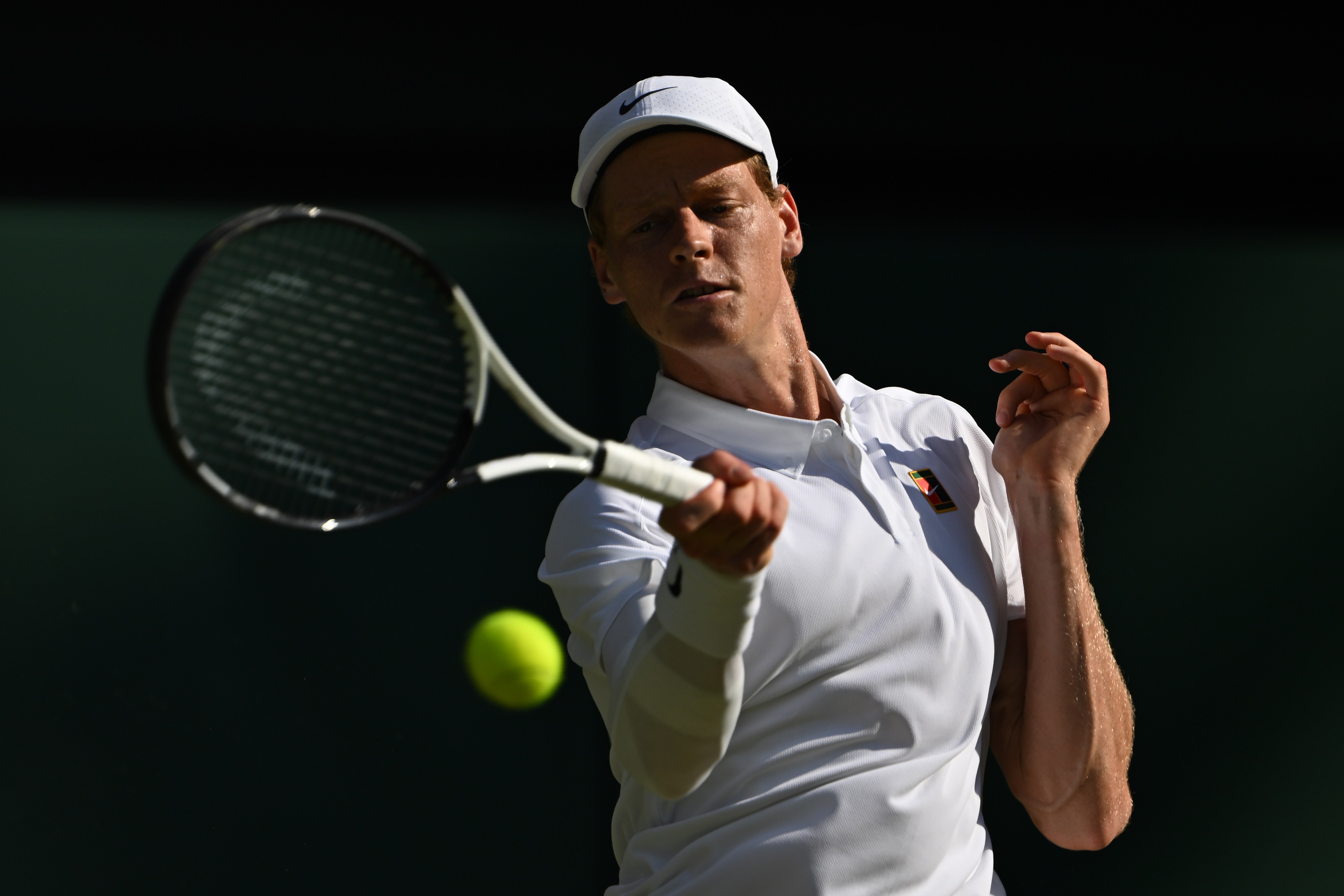 包含拉沃尔杯翻盘温网，辛纳带队取胜的词条