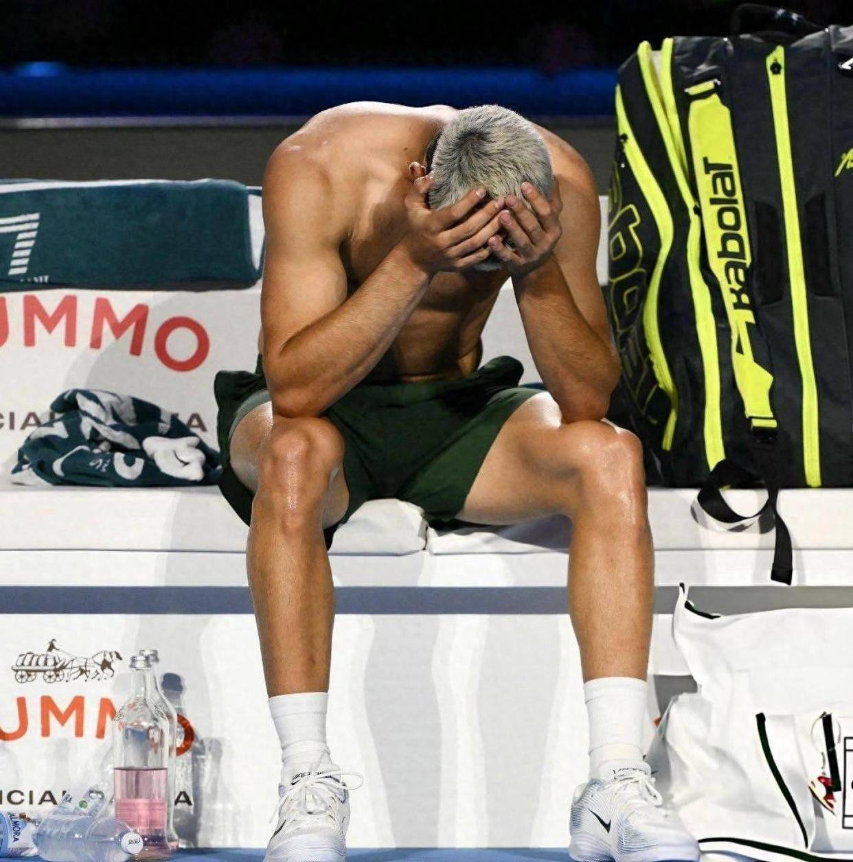 包含ATP总决赛鏖战美网，阿尔卡拉斯高光表现的词条