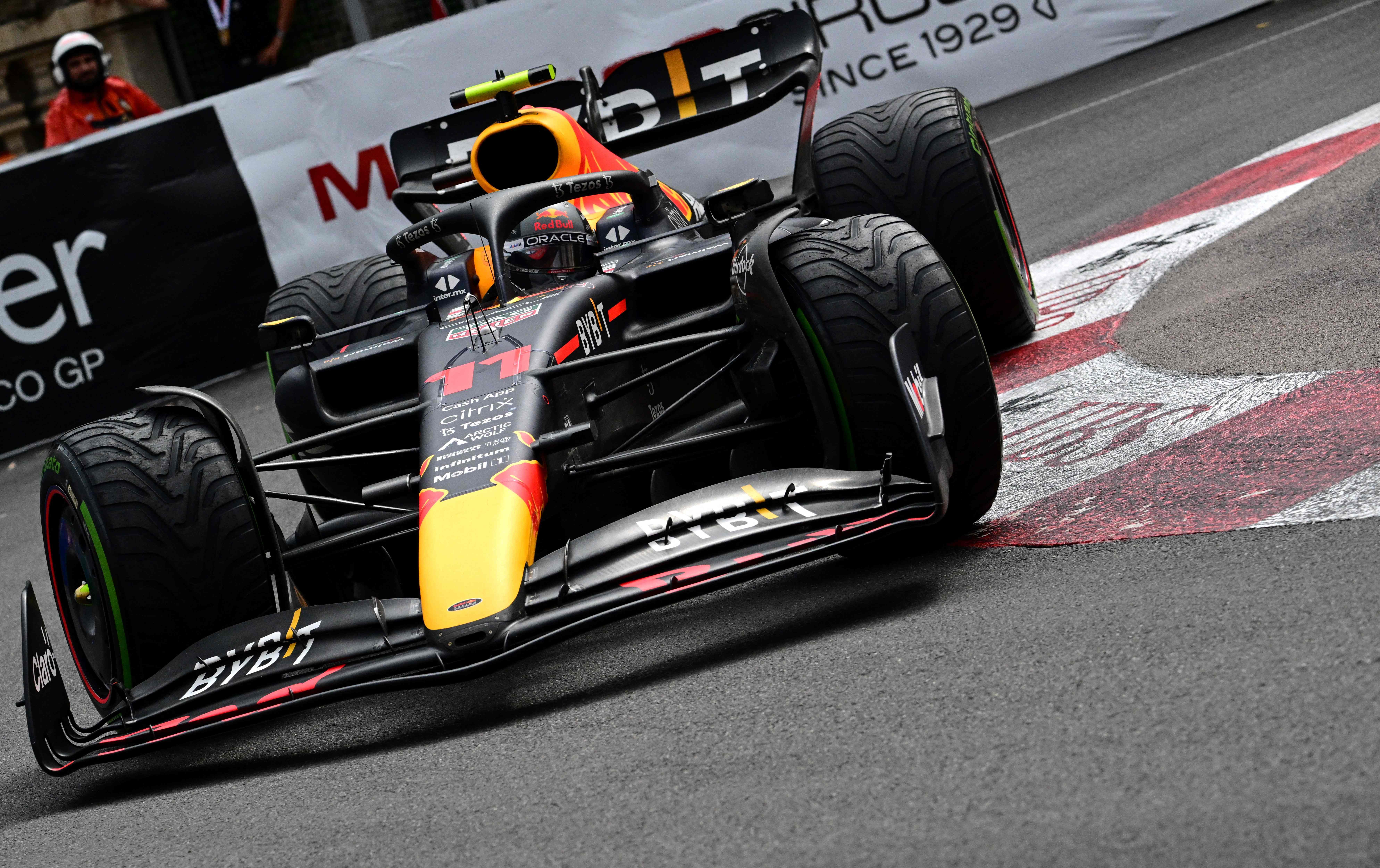 索伯车队横扫迈凯伦，佩雷兹刷新纪录的简单介绍