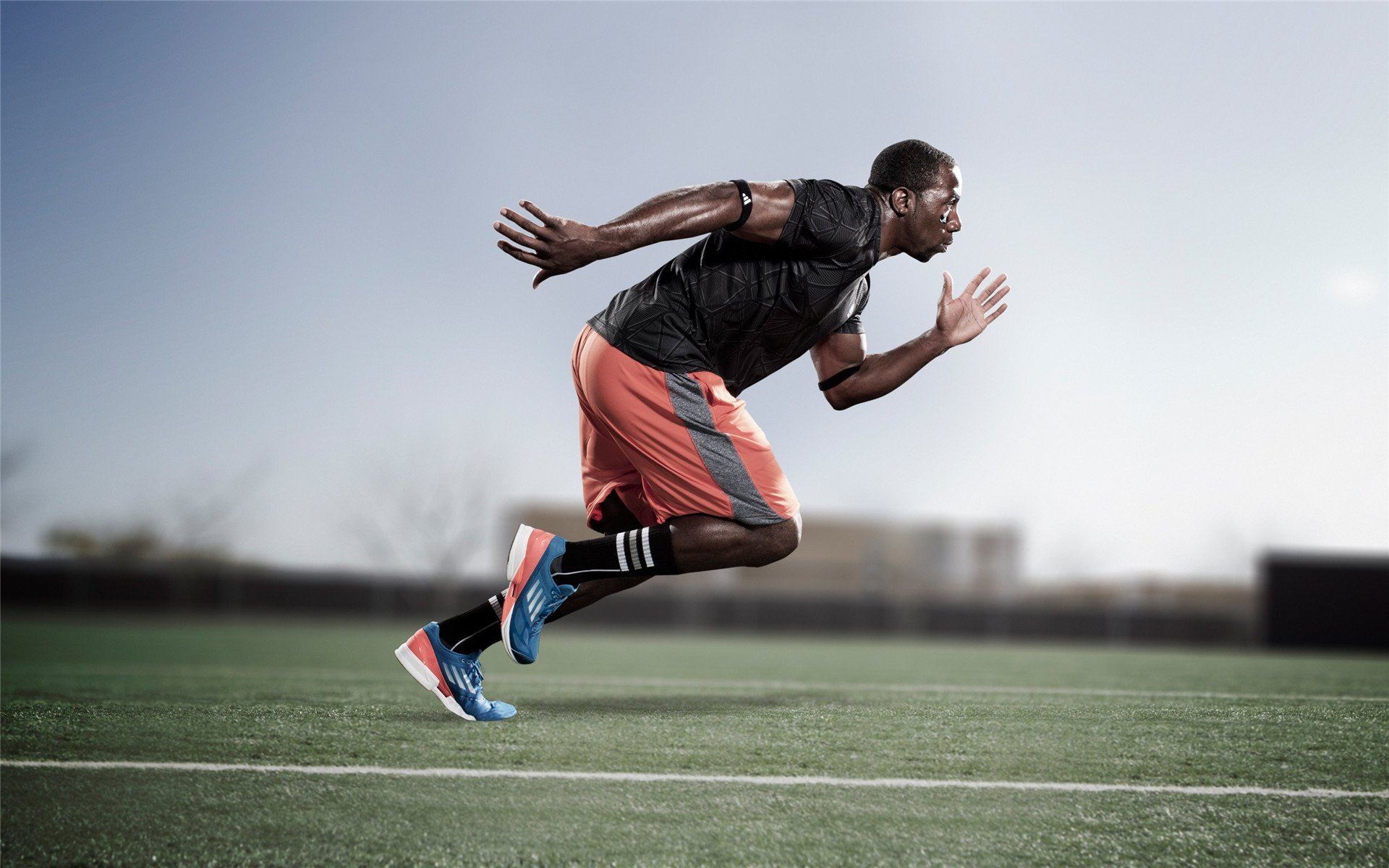 布克完美发挥引领上海风暴，连续得分狂潮压制独行侠