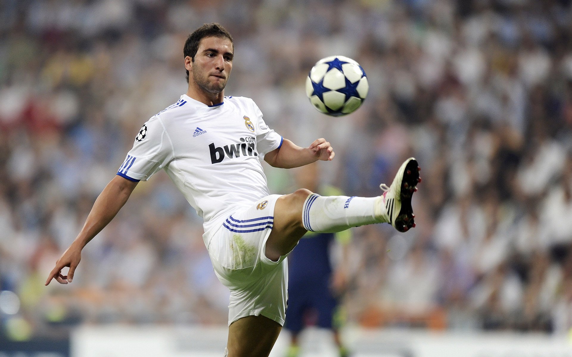 年度焦点之战,公牛铁蹄踏破骑士,坚韧防守铸就经典逆转