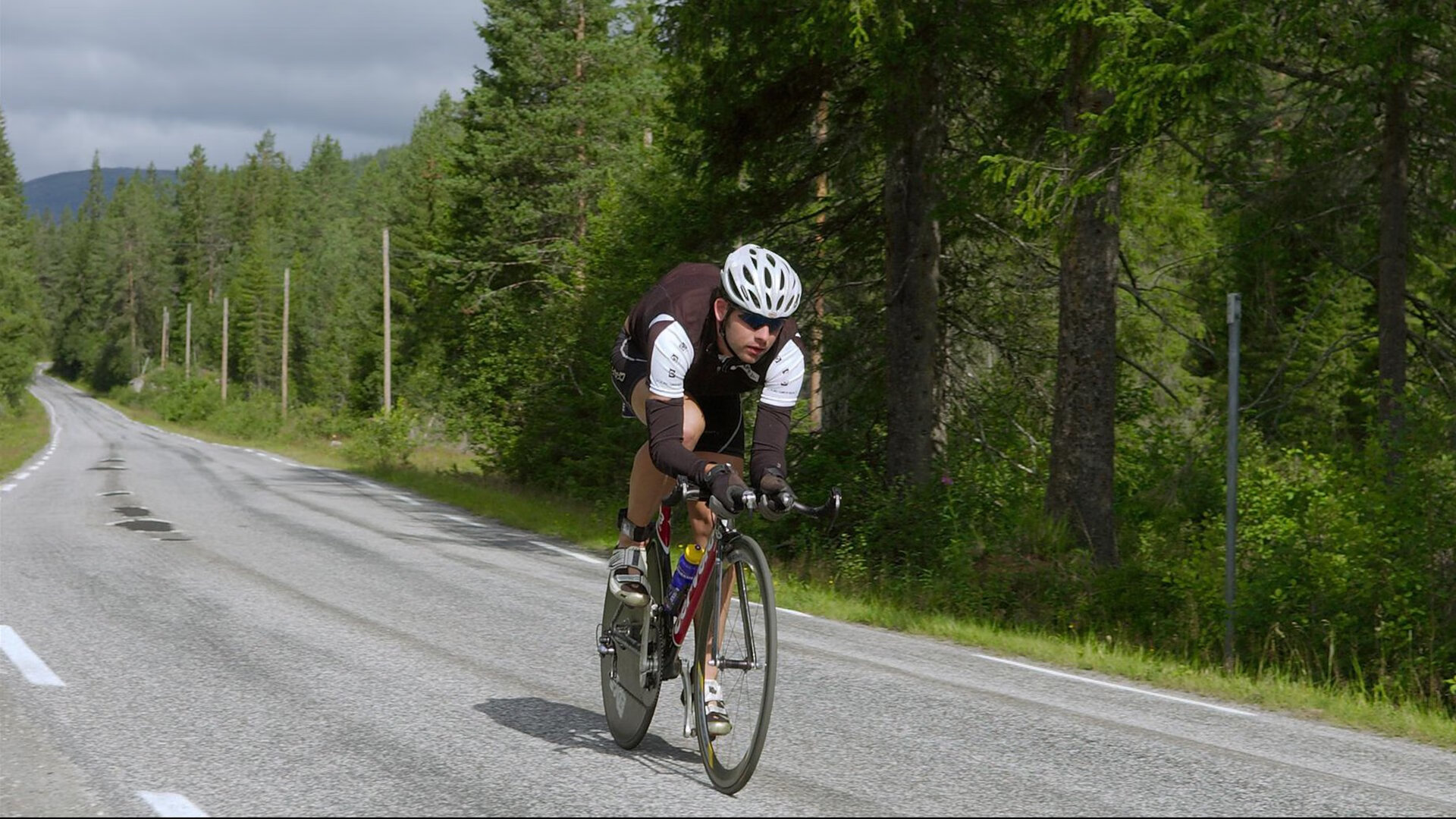 斯通斯爆发引领战局,巴拉圭火力全开压制哥斯达黎加