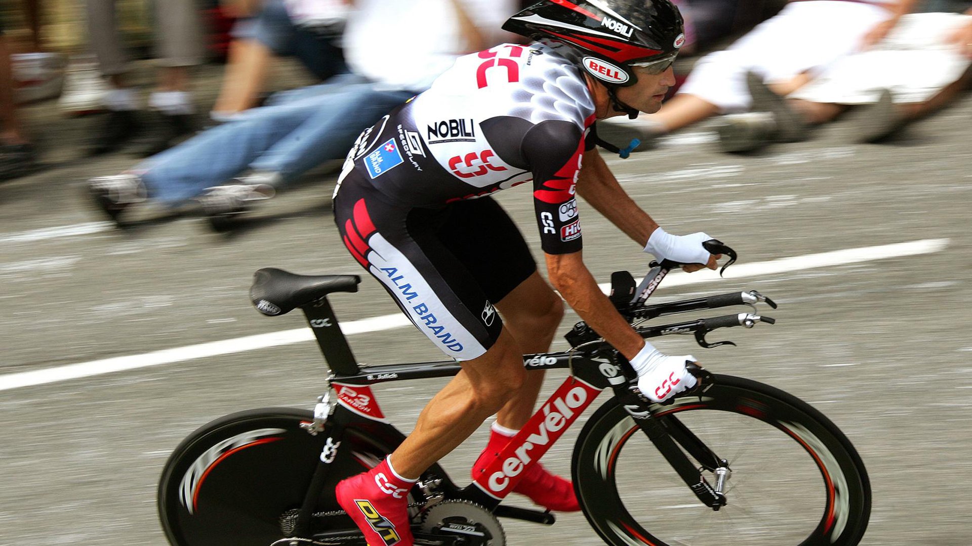 维斯塔潘的绝对统治，迈凯伦轻取雷诺背后的战术与天赋