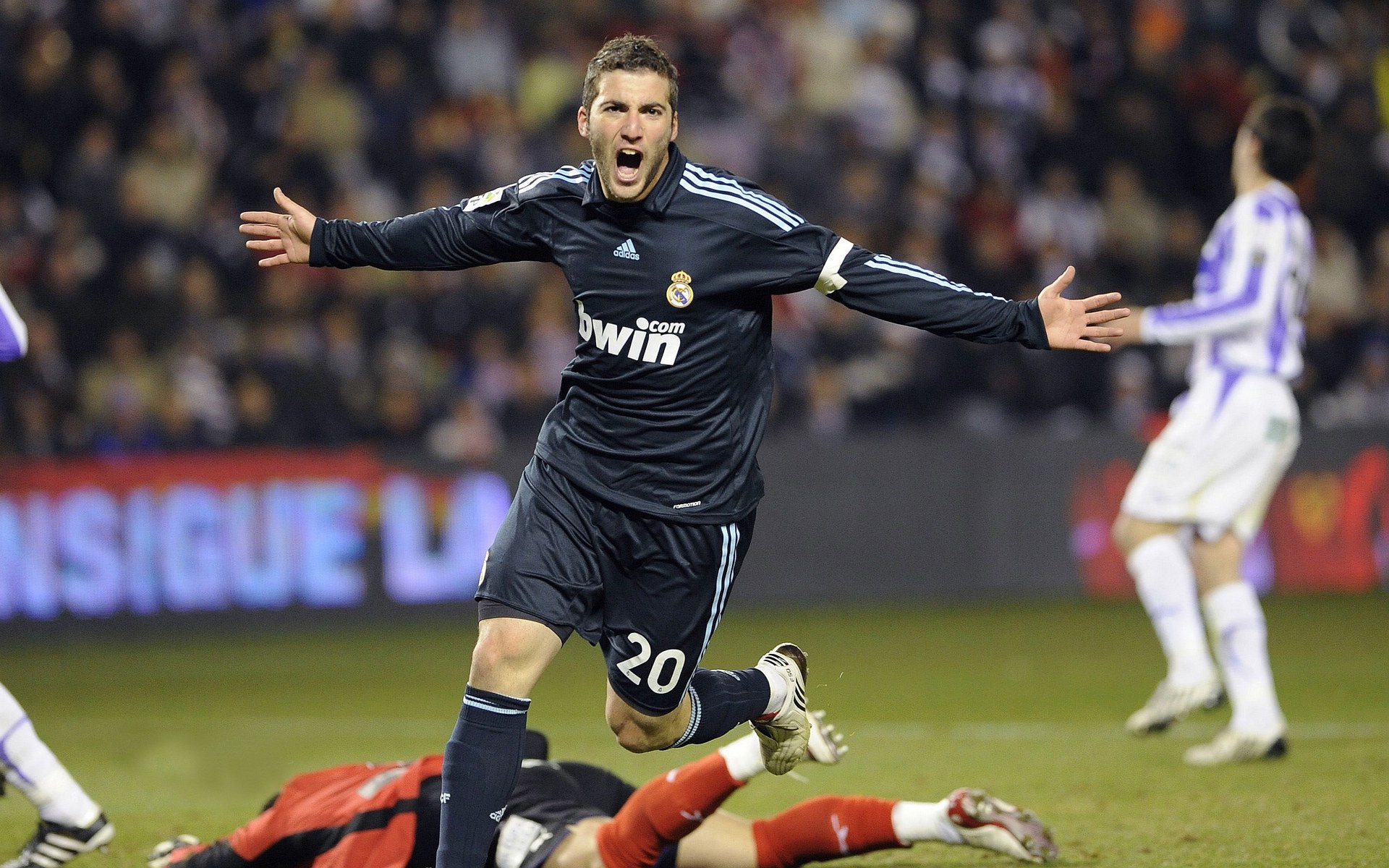 巴黎见证历史，张继科刷新纪录，中国队碾压法国队