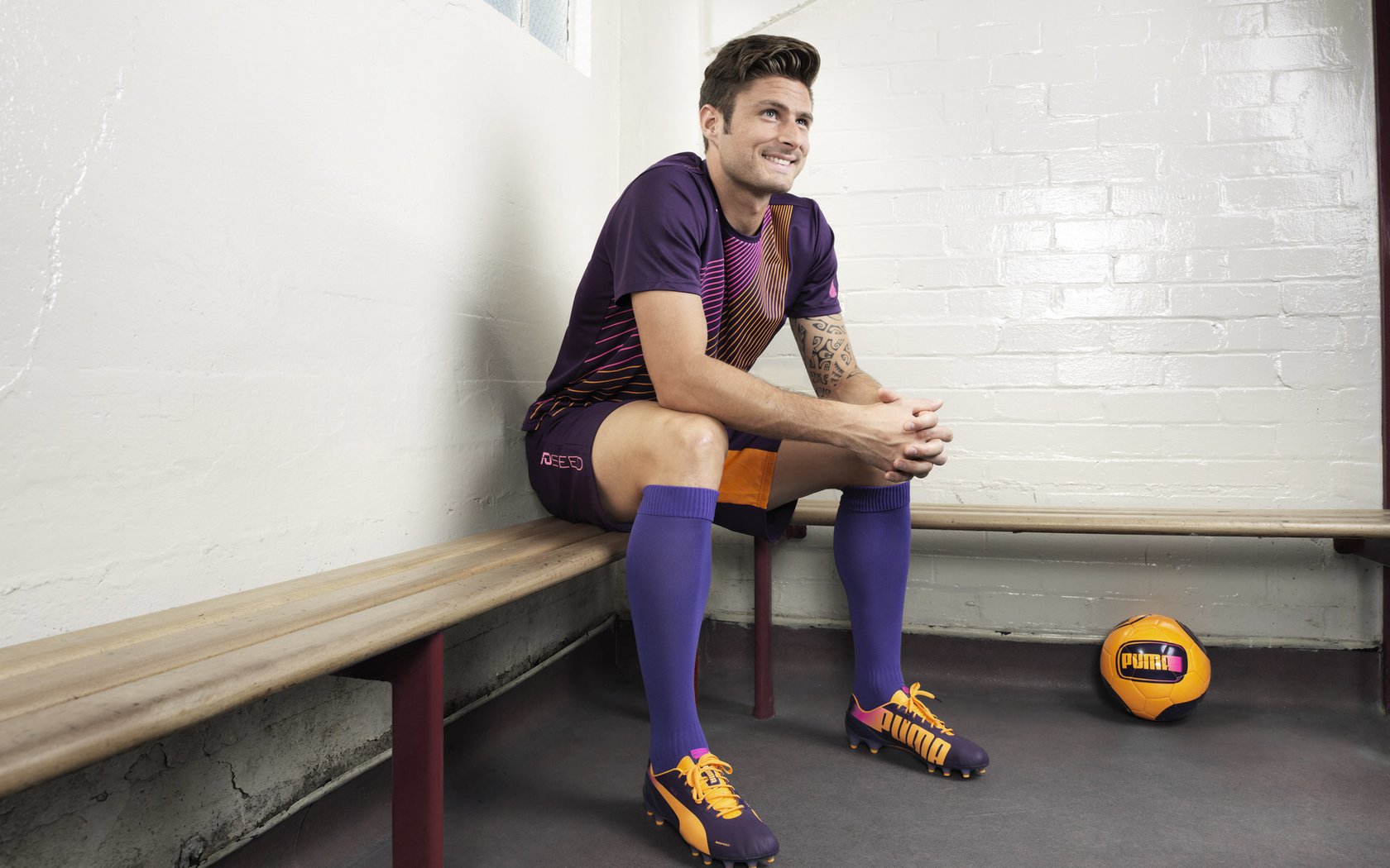 北欧战斧劈开加勒比海蓝,2026世界杯H组瑞典绝地反击,吉鲁闪耀成最锋利刀刃